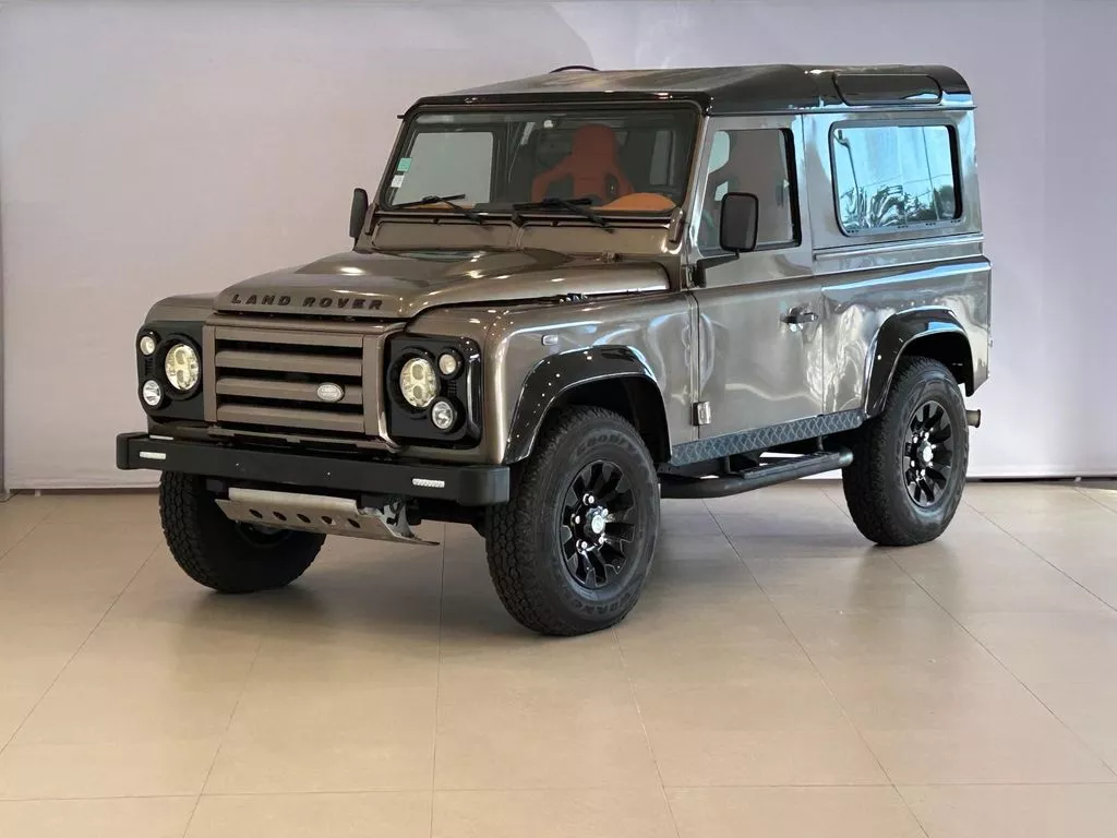 Vente occasion LAND ROVER DEFENDER HT 90 2.4 TD Prix : 49900€ CRAZY Driver La Couture-Boussey